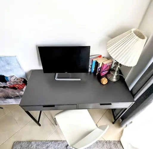 Relax Studio Centrum Lux Mattress-Bath-Netflix